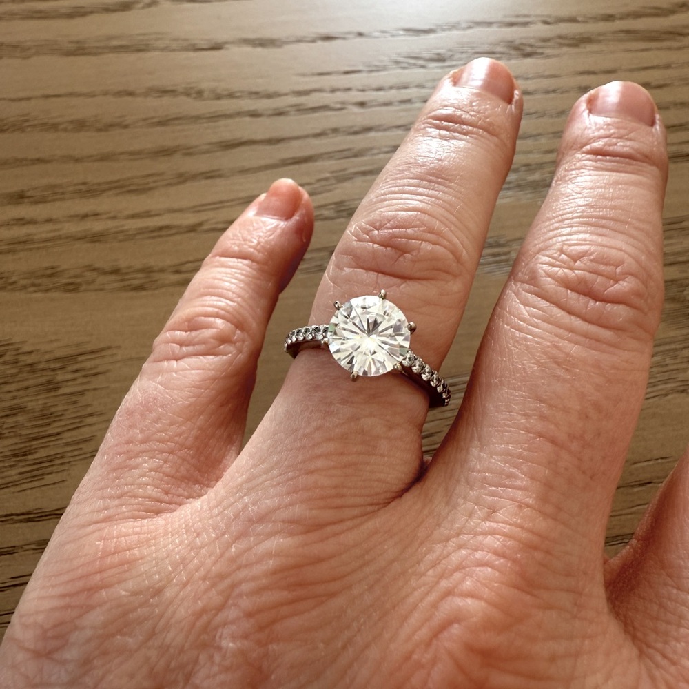 MoissaniteCo. 2 CARAT (8mm) Forever One Moissanite Ring w. Diamond Sidestones 💎